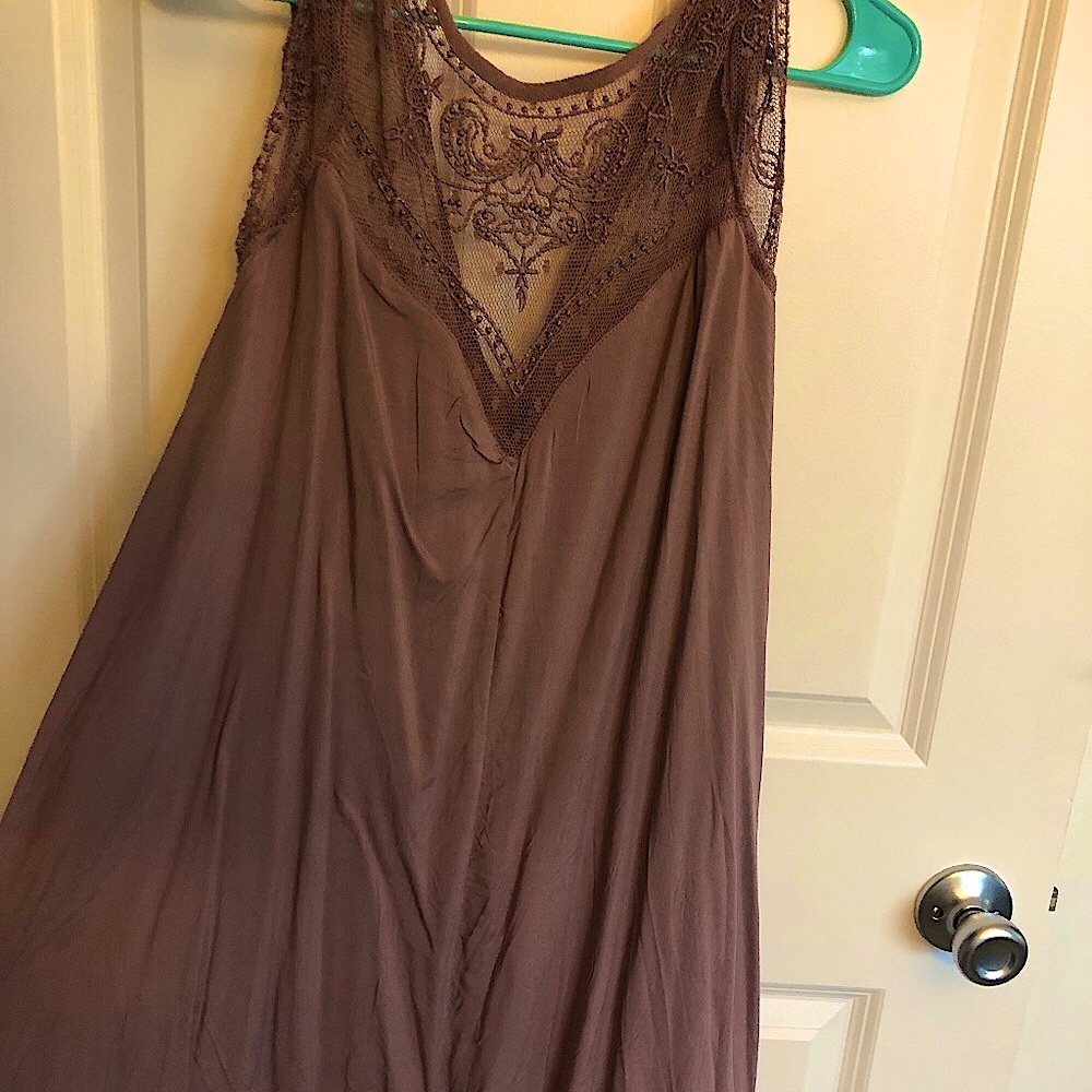 Flowy dress with lacey accents